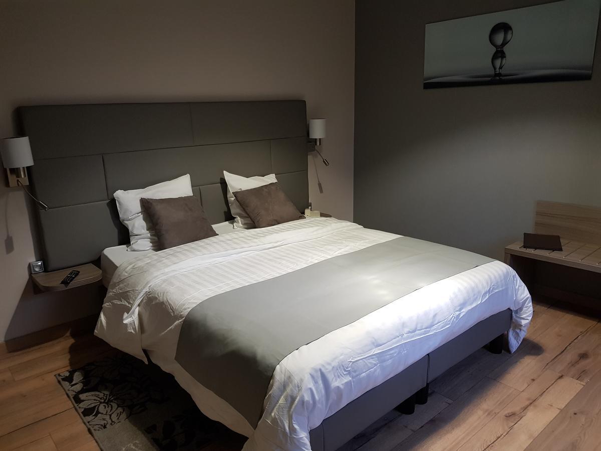 Hotel Logis - Chateau De La Motte - & Restaurant 3*