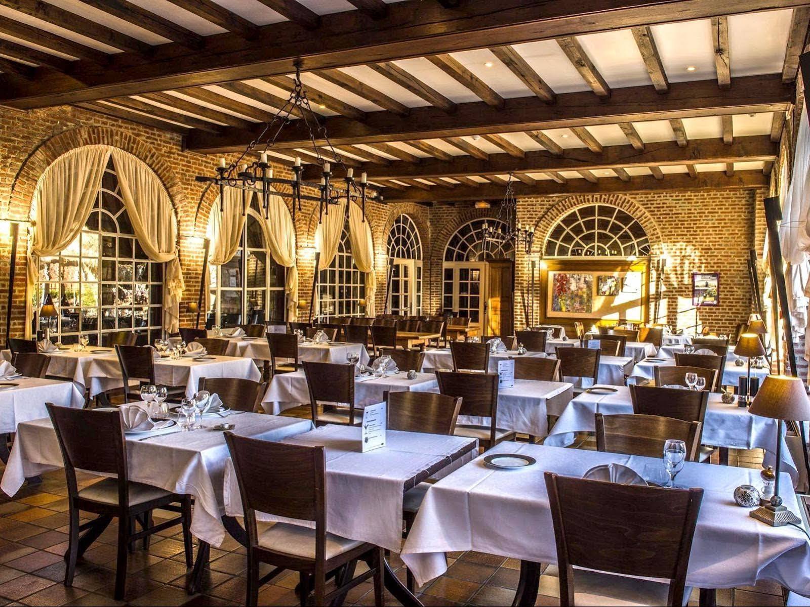 Hotel Logis - Chateau De La Motte - & Restaurant 3*