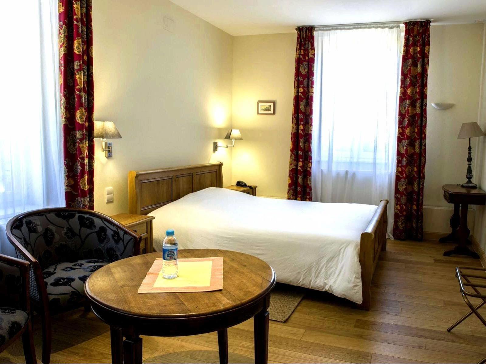 Logis - Chateau De La Motte - & Restaurant Liessies